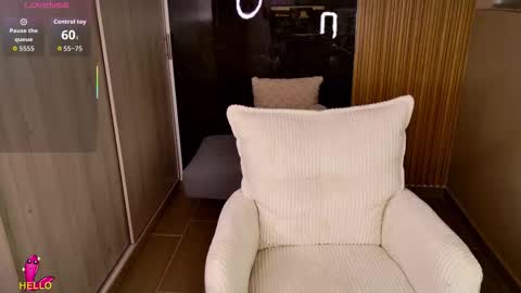 Snapshot of nicolross_ chatting on 03-21-26, 12:59 NicolRoss online show from 03-21-26, 12:59