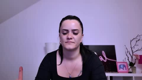 Nicol Sparkle online show from 04-24-26, 07:22