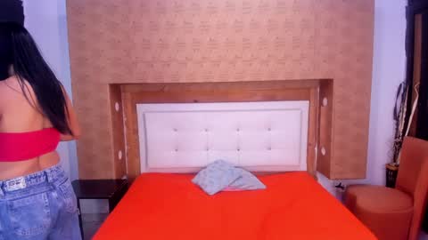 nicolysofi online show from 12-23-24, 05:54