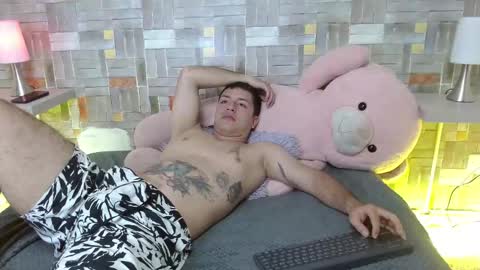 Snapshot of nicoo_2036 chatting on 10-19-25, 01:56 nicoo_2036 online show from 10-19-25, 01:56