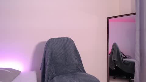 Nico y Mark online show from 11-23-25, 06:24