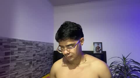 Snapshot of nicvelez22 chatting on 03-18-26, 02:37 nicvelez22 online show from 03-18-26, 02:37