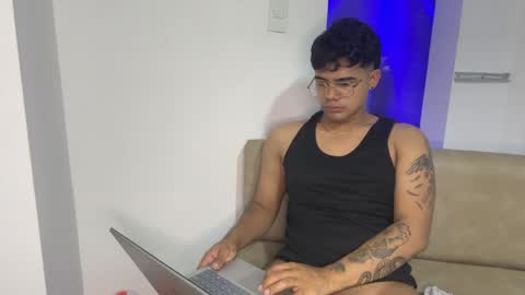 Snapshot of nicvelez22 chatting on 04-11-26, 07:45 nicvelez22 online show from 04-11-26, 07:45