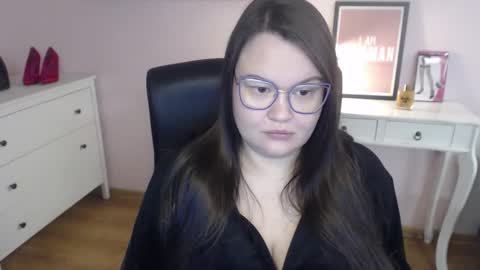 Holly online show from 02-10-26, 05:33