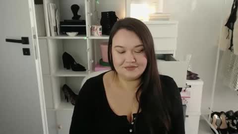 Holly online show from 03-05-26, 03:19