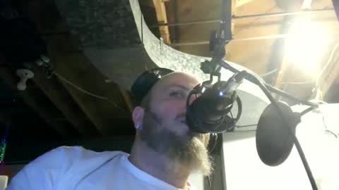 Snapshot of nightlifecouple chatting on 01-08-25, 02:46 nightlifecouple online show from 01-08-25, 02:46