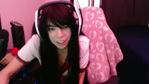 Snapshot of nightmystt chatting on 05-20-26, 05:57 nightmystt online show from 05-20-26, 05:57
