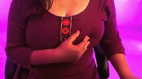 Snapshot of nightqueen107446 chatting on 02-17-25, 09:03 nightqueen107446 online show from 02-17-25, 09:03