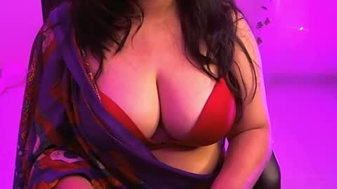 Snapshot of nightqueen107446 chatting on 03-10-25, 08:04 nightqueen107446 online show from 03-10-25, 08:04