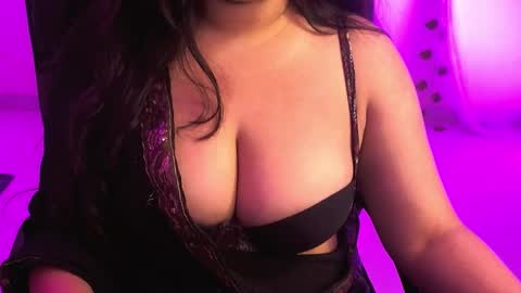 Snapshot of nightqueen107446 chatting on 10-06-25, 04:43 nightqueen107446 online show from 10-06-25, 04:43