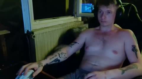 Snapshot of niglo620 chatting on 05-26-26, 12:28 niglo620 online show from 05-26-26, 12:28