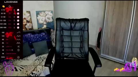 Snapshot of nigo_nika chatting on 10-11-25, 12:15 nigo_nika online show from 10-11-25, 12:15