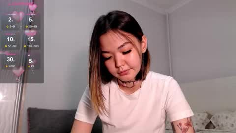 Snapshot of niia_osaki chatting on 10-24-25, 03:19 Niia online show from 10-24-25, 03:19