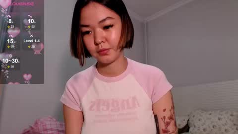 Niia online show from 11-09-25, 03:21