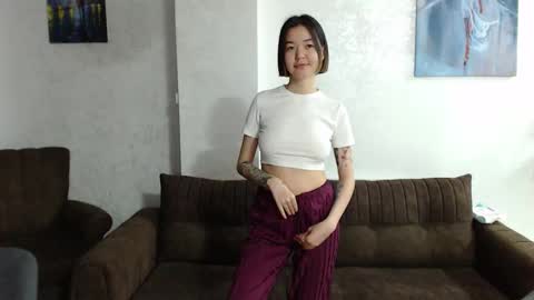 Niia online show from 03-08-26, 10:46