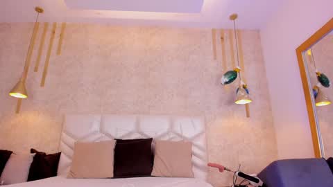 NiiaMoore online show from 12-26-24, 08:21