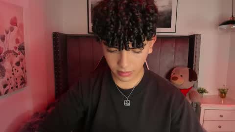 niick_twink online show from 12-05-25, 08:05