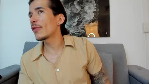 Snapshot of niickcooper chatting on 05-26-26, 02:07 Niick online show from 05-26-26, 02:07