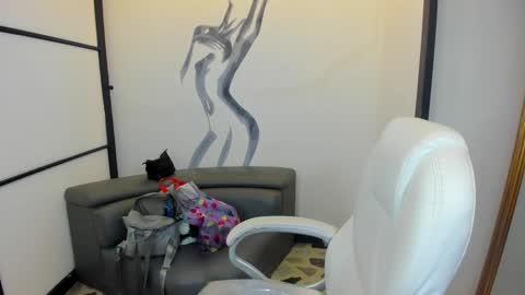 Snapshot of niickyjones chatting on 01-29-25, 08:56 Anni online show from 01-29-25, 08:56