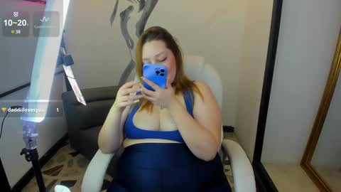 Snapshot of niickyjones chatting on 01-31-25, 01:01 Anni online show from 01-31-25, 01:01