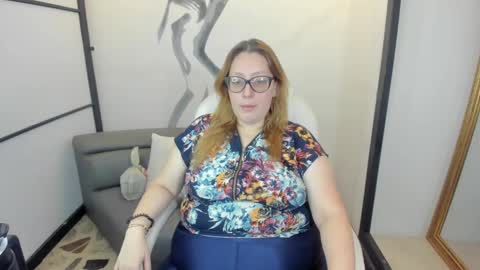 Snapshot of niickyjones chatting on 02-17-25, 09:52 Anni online show from 02-17-25, 09:52