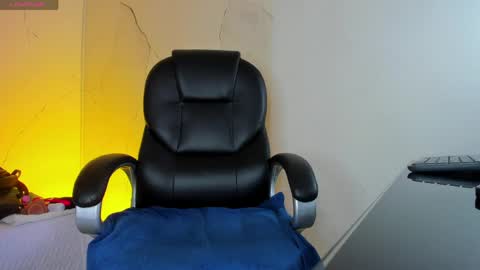 Anni online show from 05-13-26, 12:30