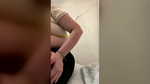Anni online show from 05-28-26, 04:32