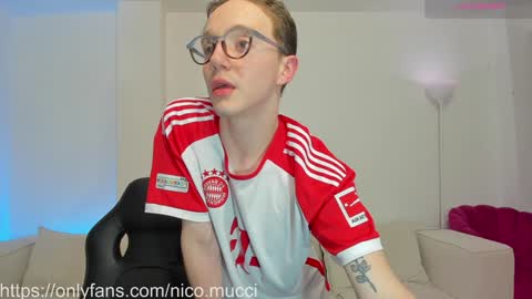 Nicolas Mucci online show from 01-16-25, 07:07