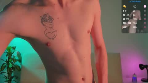 Nicolas Mucci online show from 10-21-25, 12:17