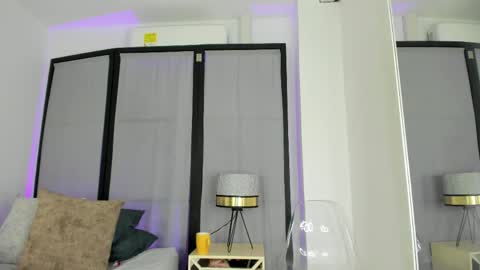 Snapshot of niicole_steele chatting on 05-09-26, 08:03 Niicole online show from 05-09-26, 08:03
