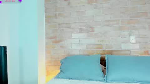 Snapshot of niicole_steele chatting on 06-11-26, 01:05 Niicole online show from 06-11-26, 01:05