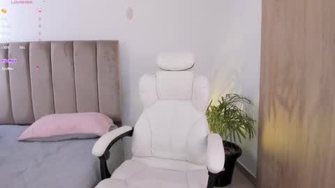 Snapshot of niicoleta2 chatting on 02-07-26, 08:01 Niicoleta online show from 02-07-26, 08:01