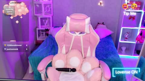 Nicole  online show from 12-28-24, 04:09