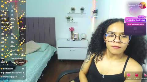 Snapshot of niina_lovee_ chatting on 12-06-24, 05:11 online show from 12-06-24, 05:11