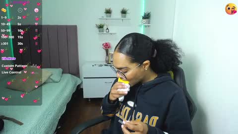 Snapshot of niina_lovee_ chatting on 12-07-24, 01:40 online show from 12-07-24, 01:40