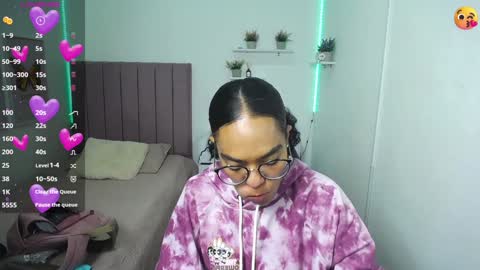 Snapshot of niina_lovee_ chatting on 12-11-24, 02:22 online show from 12-11-24, 02:22