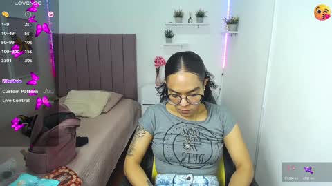 Snapshot of niina_lovee_ chatting on 12-12-24, 05:59 online show from 12-12-24, 05:59