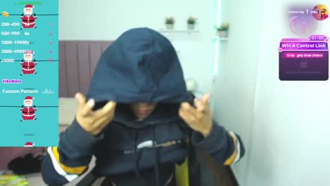 Snapshot of niina_lovee_ chatting on 12-13-24, 02:49 online show from 12-13-24, 02:49