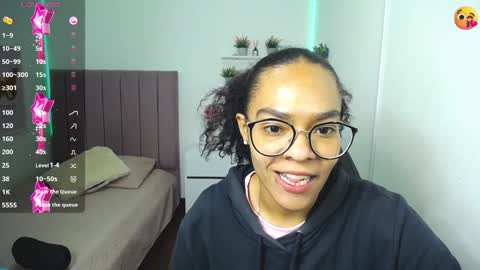 Snapshot of niina_lovee_ chatting on 12-26-24, 01:43 online show from 12-26-24, 01:43