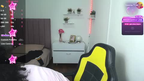 Snapshot of niina_lovee_ chatting on 12-26-24, 04:58 online show from 12-26-24, 04:58