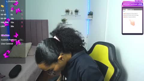 Snapshot of niina_lovee_ chatting on 12-31-24, 05:07 online show from 12-31-24, 05:07