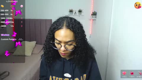 Snapshot of niina_lovee_ chatting on 01-04-25, 01:53 online show from 01-04-25, 01:53