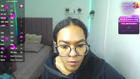 Snapshot of niina_lovee_ chatting on 01-10-25, 05:24 online show from 01-10-25, 05:24