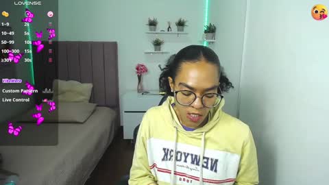 Snapshot of niina_lovee_ chatting on 01-13-25, 05:02 online show from 01-13-25, 05:02