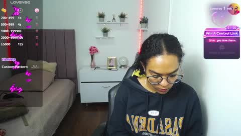 Snapshot of niina_lovee_ chatting on 01-14-25, 05:12 online show from 01-14-25, 05:12