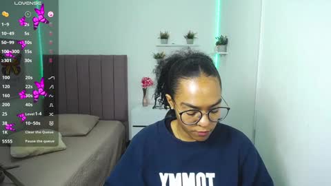 Snapshot of niina_lovee_ chatting on 02-04-25, 01:48 online show from 02-04-25, 01:48