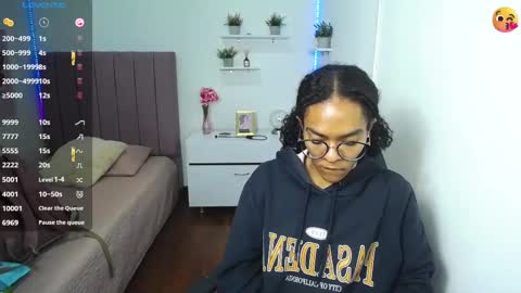 Snapshot of niina_lovee_ chatting on 02-11-25, 05:50 online show from 02-11-25, 05:50