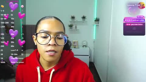 Snapshot of niina_lovee_ chatting on 02-14-25, 04:41 online show from 02-14-25, 04:41