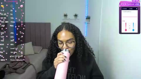 Snapshot of niina_lovee_ chatting on 02-17-25, 03:31 online show from 02-17-25, 03:31