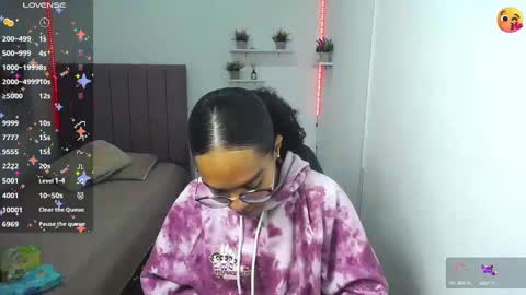 Snapshot of niina_lovee_ chatting on 02-24-25, 03:20 online show from 02-24-25, 03:20